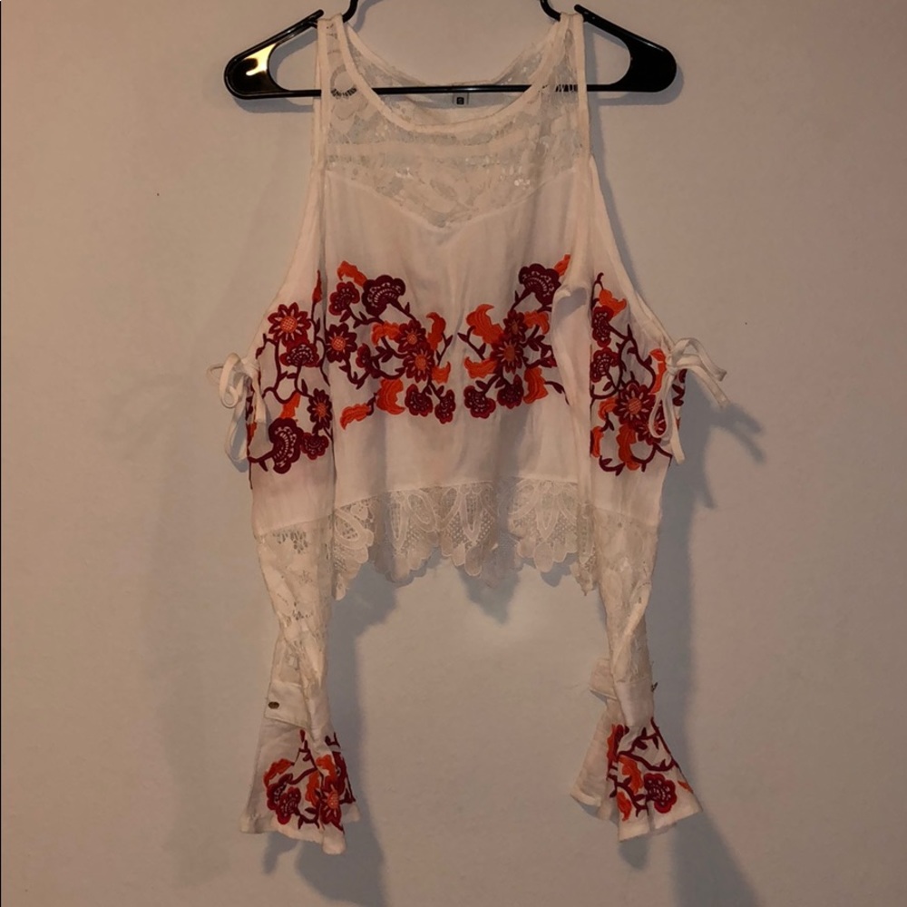 boutique “cold shoulder” tank top